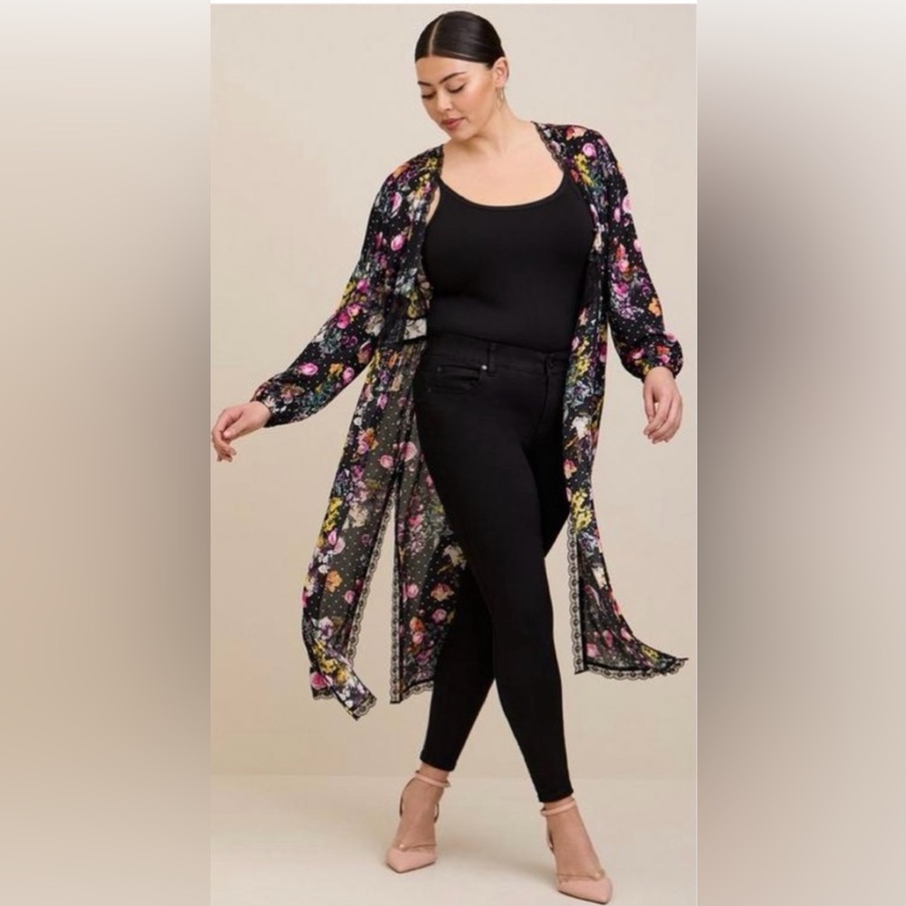 NWT Torrid Long Floral Sheer Kimono with Button Front. Size 2